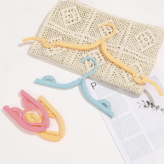 Travel Hangers Foldable Portable Plastic Hangers Folding Clothes Hangers Space Saving Clothes Hangers for Business Trip Travel