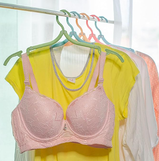 Travel Hangers Foldable Portable Plastic Hangers Folding Clothes Hangers Space Saving Clothes Hangers for Business Trip Travel